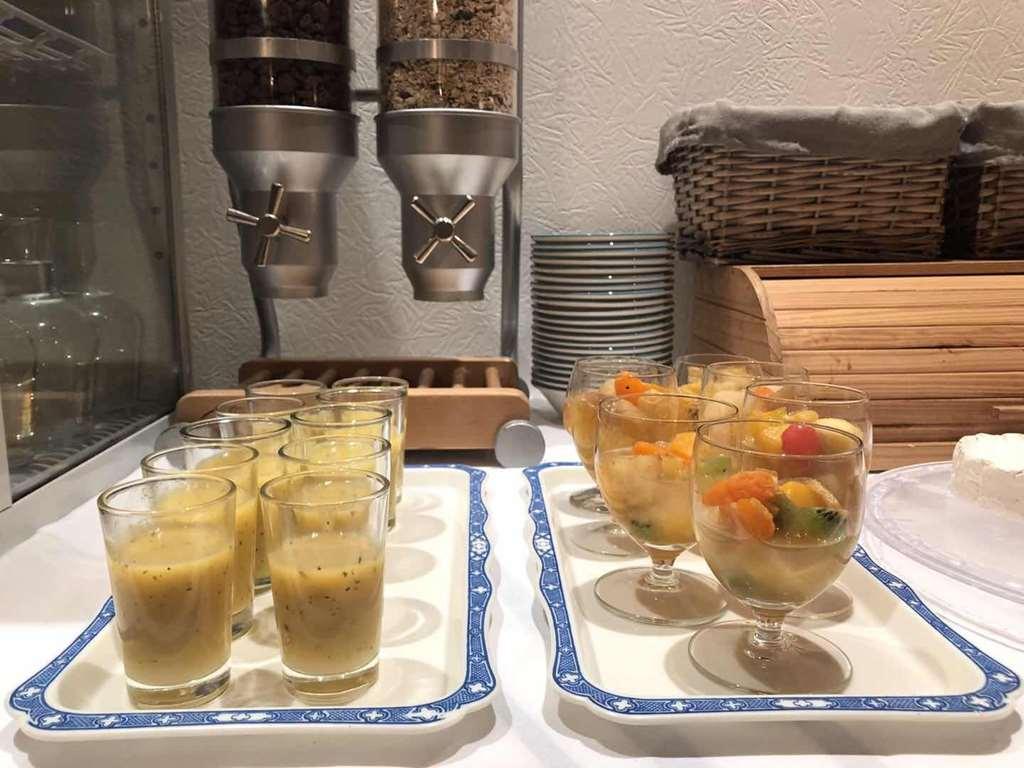 Brit Hotel Aux Sacres Reims, Centre Historique Restoran gambar